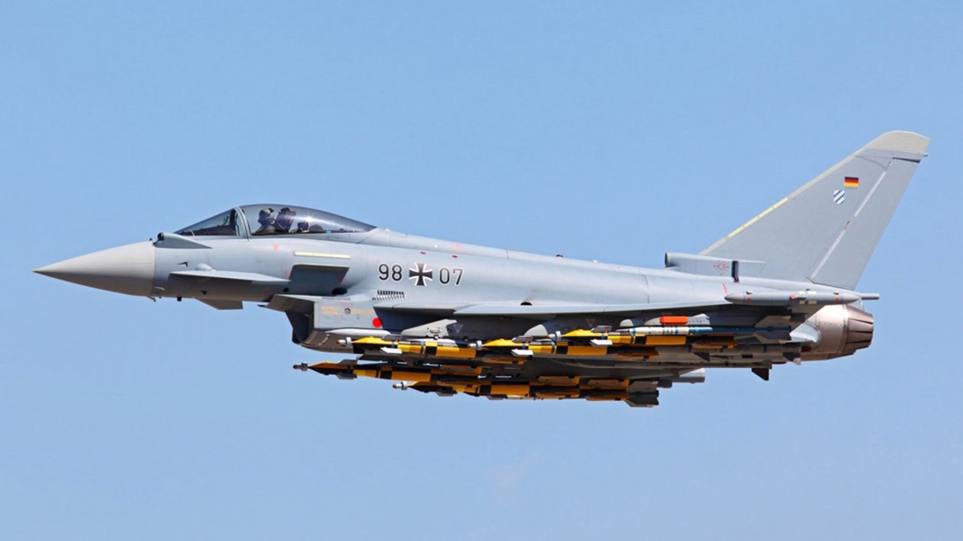 “豪车极速：性能与美学的极致表现”，豪车欣赏